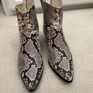 Steve Madden grey snake zip up boots 10